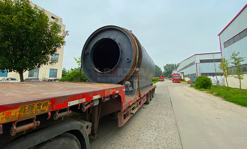 小型廢橡膠煉油設備哪個廠家比較專業(yè)，多少錢一臺